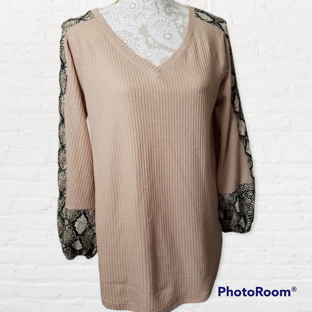 Hailey & Co oversized long sleeved thermal sweater size small/medium